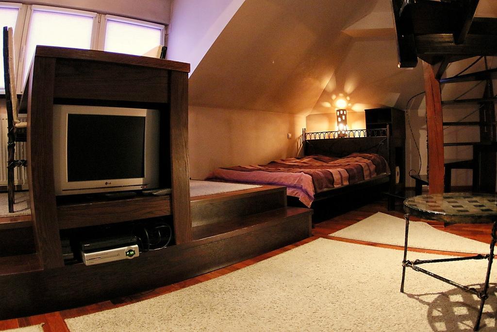 Krakow Jacuzzi Apartment Стая снимка